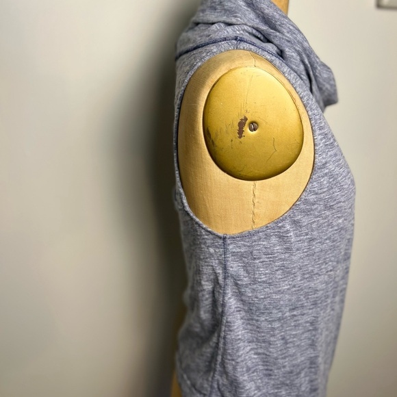 We the Free women’s Heather blue sleeveless turtleneck top XS - Picture 3 of 5